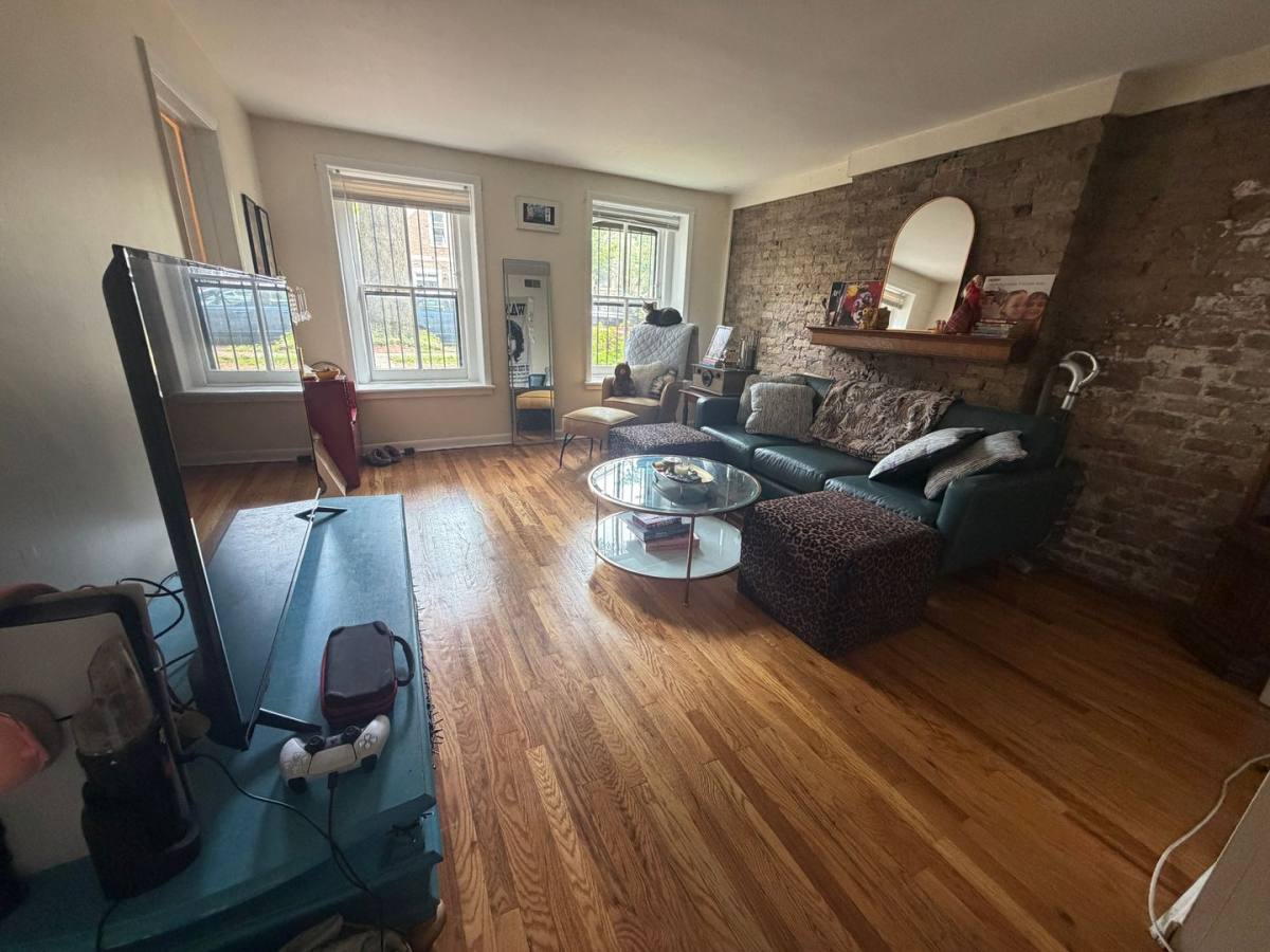 Apartment for rent at 2420 N Seminary, Chicago, IL 60614