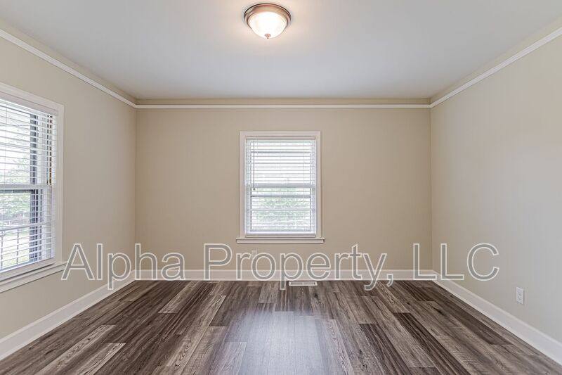 House for rent at 9 Highlawn Ave, Greenville, SC 29611