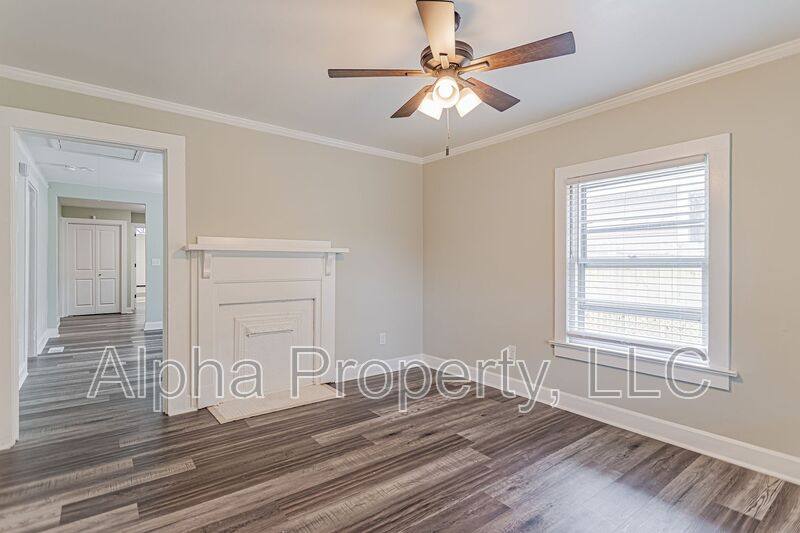 House for rent at 9 Highlawn Ave, Greenville, SC 29611