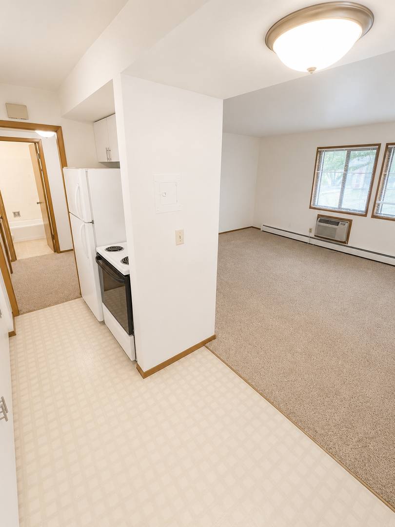 1001 Gilbert Rd, Madison, WI 53711 - Apartment for Rent - Image 2