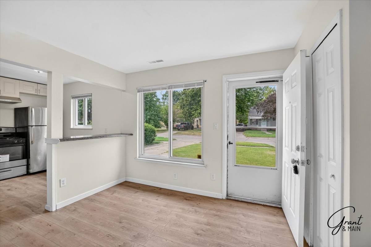 House for rent at 15490 Dixie, Redford, MI 48239