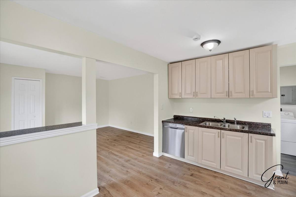 House for rent at 15490 Dixie, Redford, MI 48239
