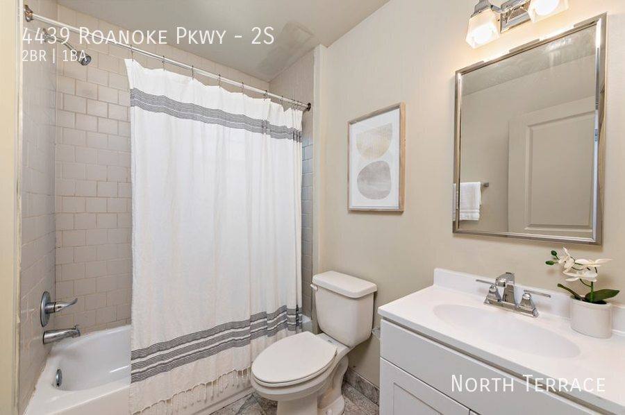 Apartment for rent at 4439 Roanoke Parkway, Kansas City, MO 64111