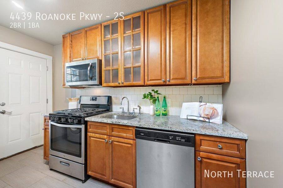 Apartment for rent at 4439 Roanoke Parkway, Kansas City, MO 64111