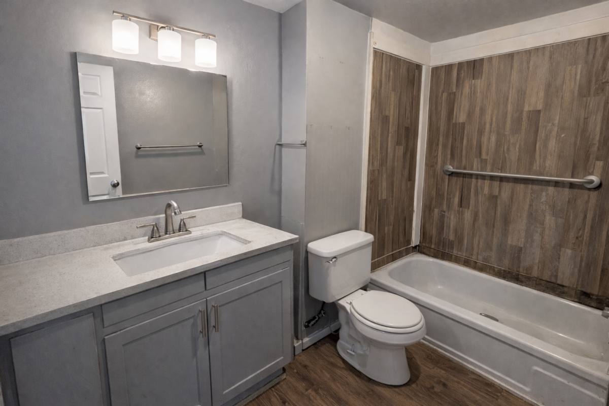 305 W Maple, Columbus, KS 66725 - Apartment for Rent - Image 5
