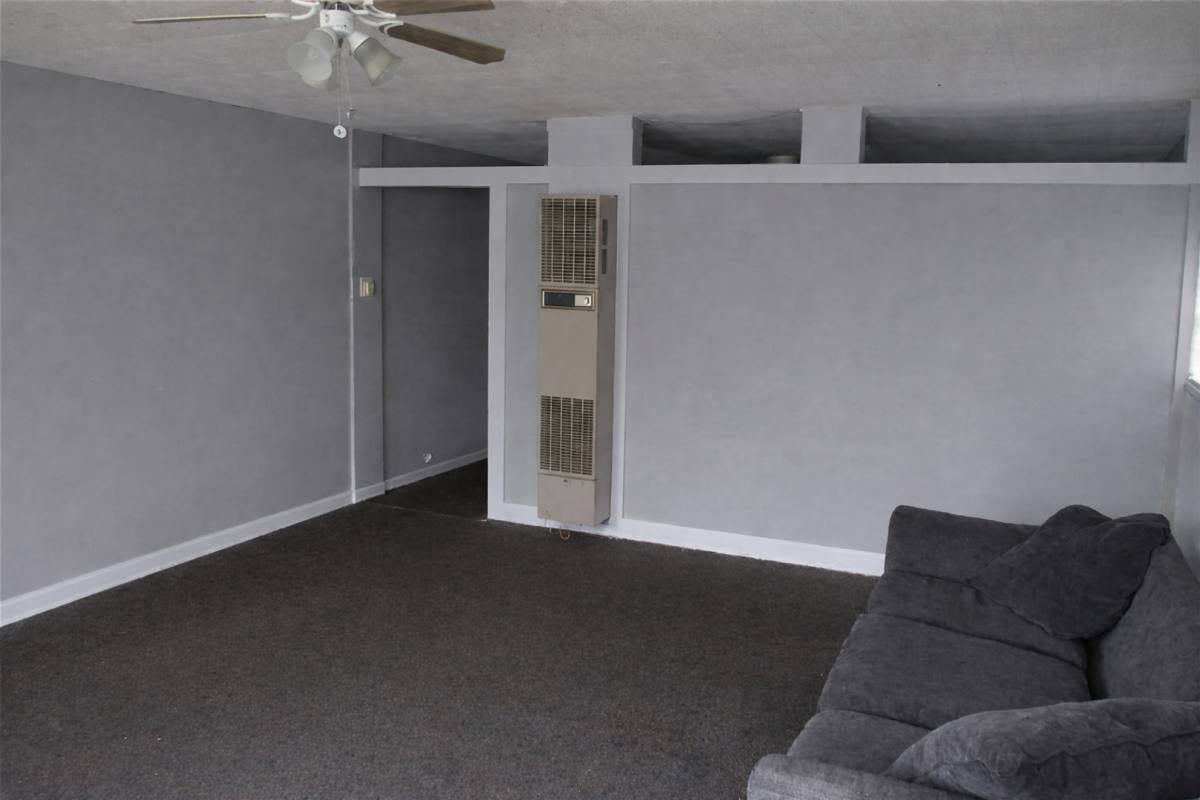 Apartment for rent at 305 W Maple, Columbus, KS 66725