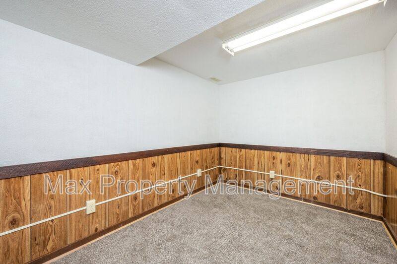 House for rent at 7613 Prairie Ave, Urbandale, IA 50322