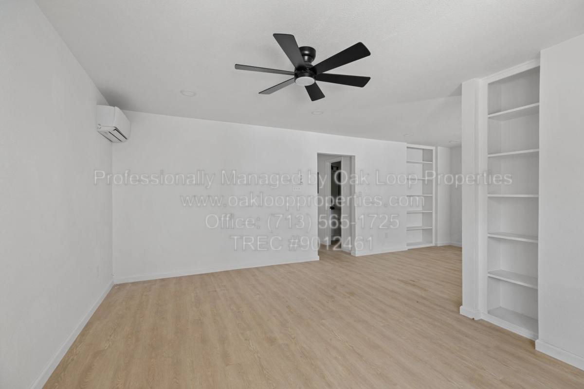 Apartment for rent at 6840 Fairway Dr, Houston, TX 77087