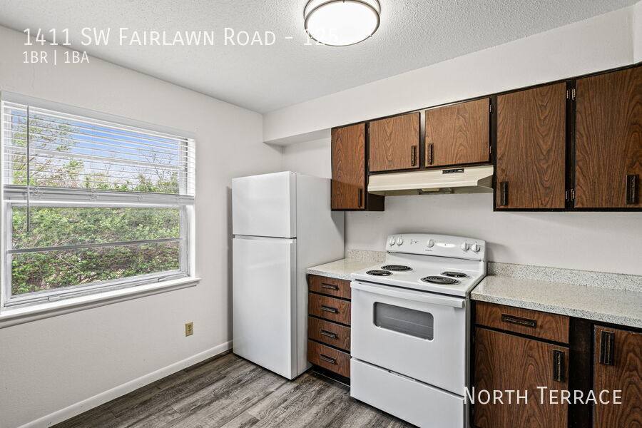 Apartment for rent at 1411 SW Fairlawn Rd, Topeka, KS 66604