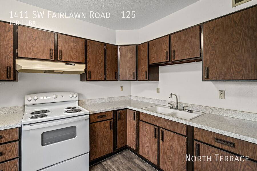 Apartment for rent at 1411 SW Fairlawn Rd, Topeka, KS 66604