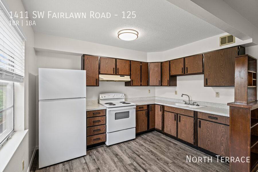 Apartment for rent at 1411 SW Fairlawn Rd, Topeka, KS 66604
