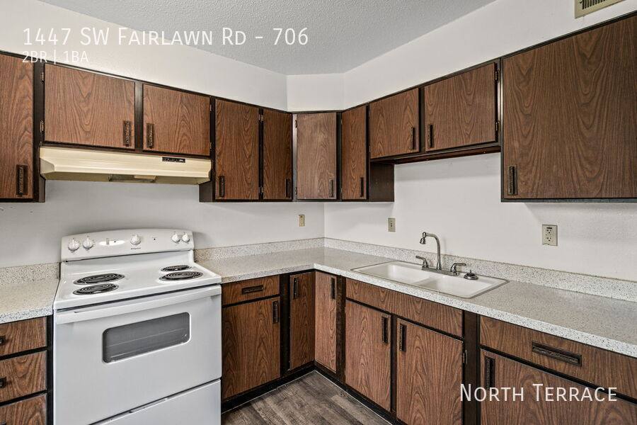 Apartment for rent at 1447 SW Fairlawn Rd, Topeka, KS 66604