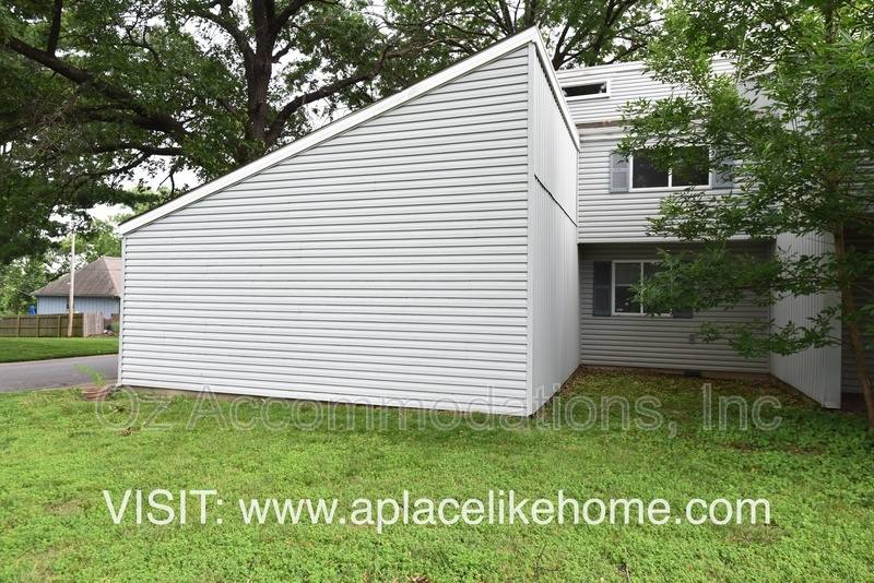 Apartment for rent at 1617 E 97th St, Kansas City, MO 64131