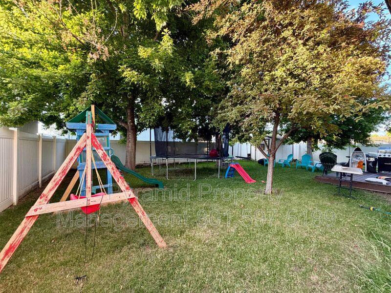 House for rent at 22 W 1980 S, Clearfield, UT 84015