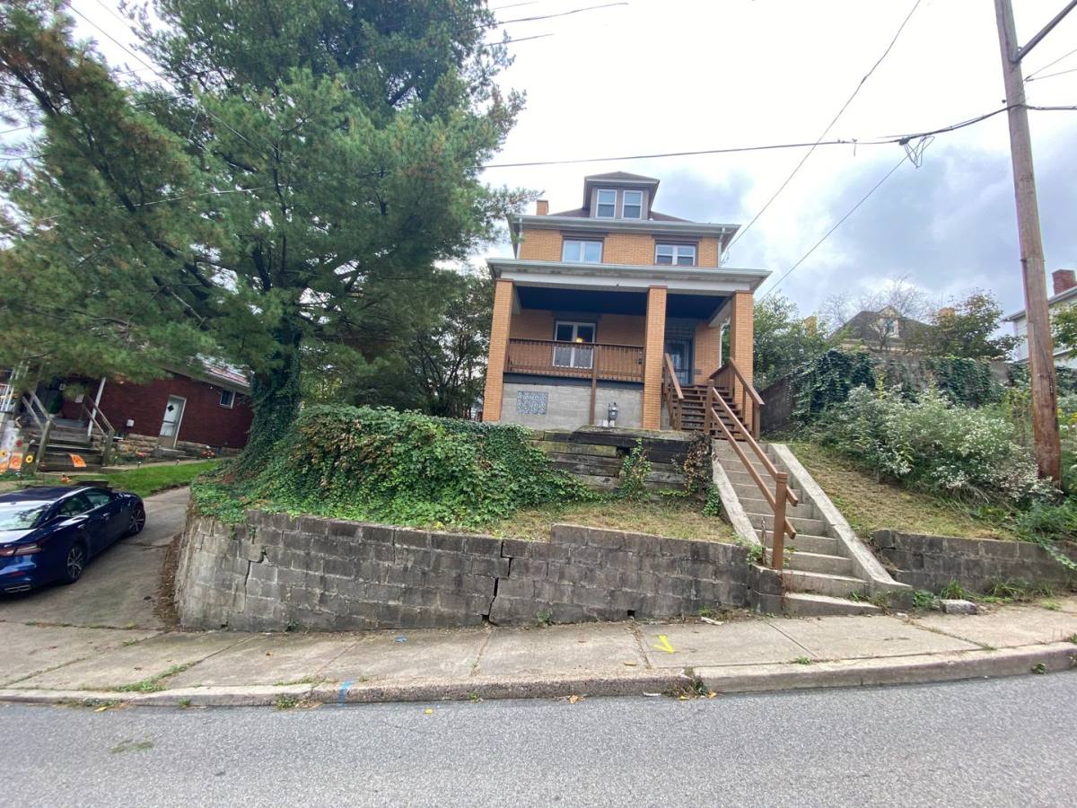 House for rent at 410 Parkwood Rd, Pittsburgh, PA 15210