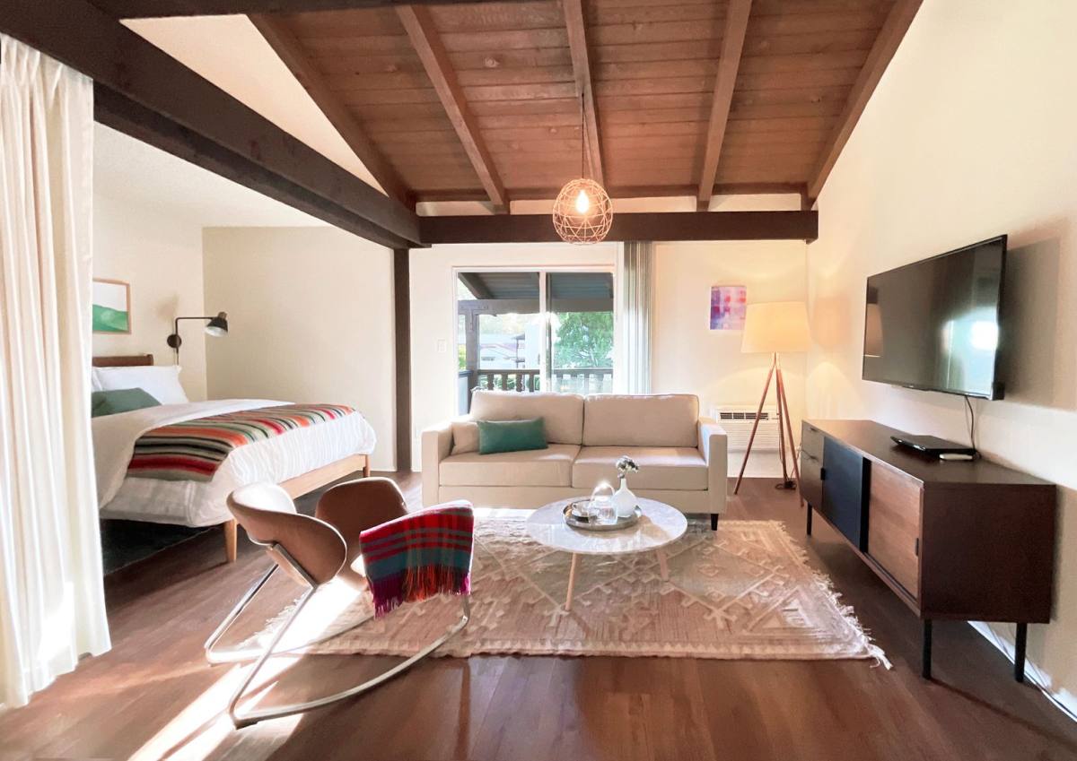 Apartment for rent at 15130 Brookhurst St, Westminster, CA 92683