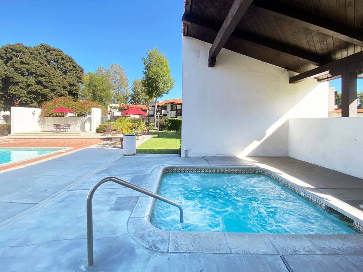 Apartment for rent at 15130 Brookhurst St, Westminster, CA 92683