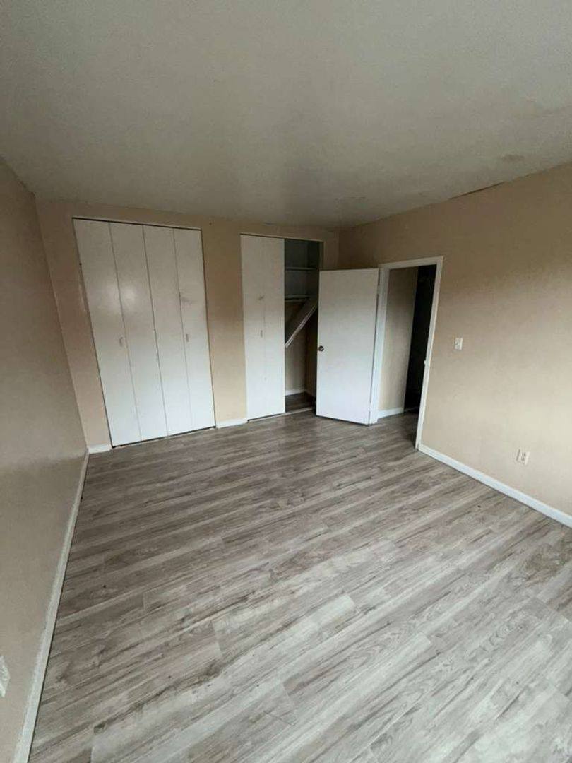 Apartment for rent at 13975 Superior Rd, Cleveland, OH 44118