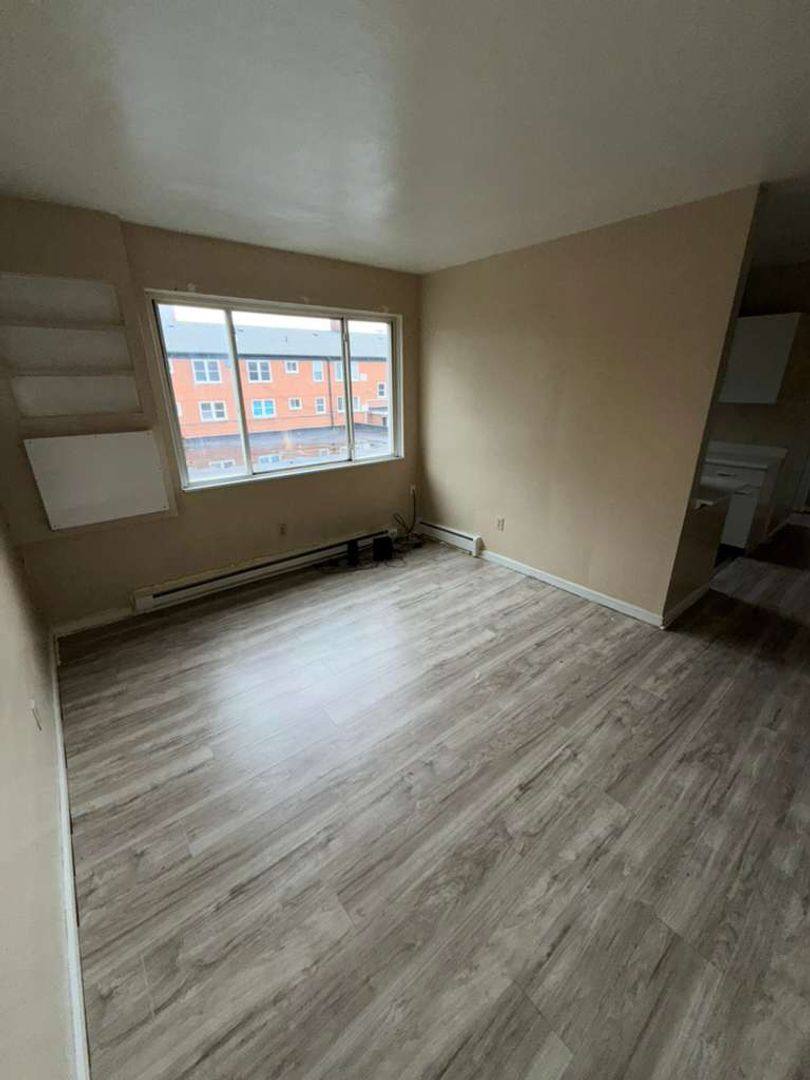 Apartment for rent at 13975 Superior Rd, Cleveland, OH 44118