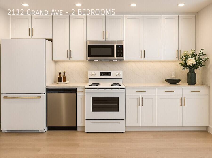 Apartment for rent at 2132 Grand Ave, West Des Moines, IA 50265