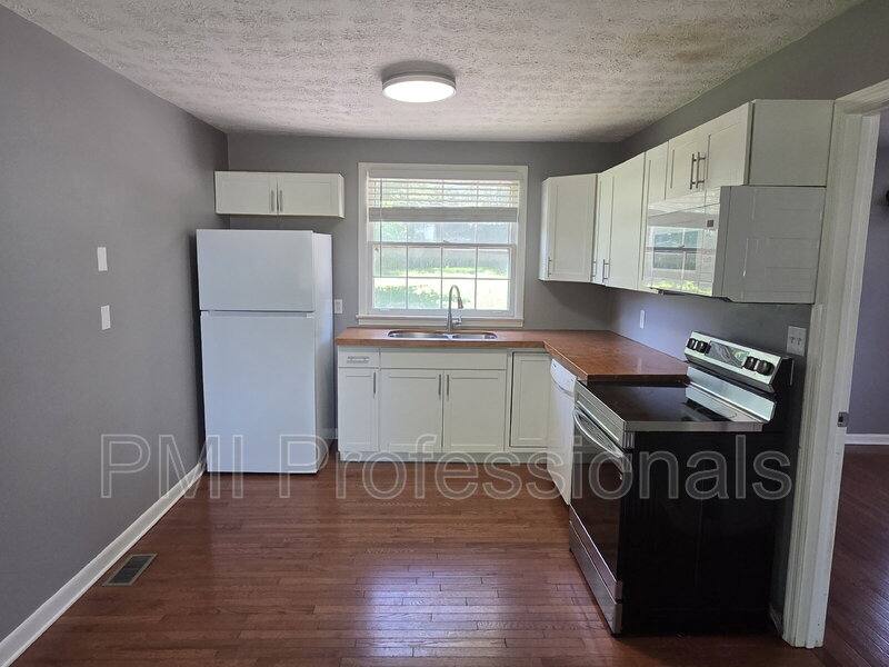 House for rent at 218 Walcott Dr, Nashville, TN 37214