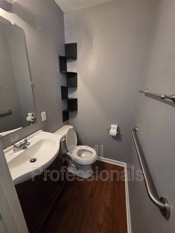 House for rent at 218 Walcott Dr, Nashville, TN 37214