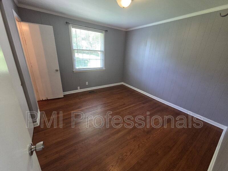 House for rent at 218 Walcott Dr, Nashville, TN 37214