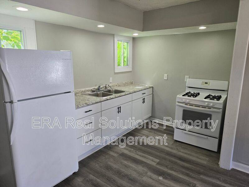 Apartment for rent at 3607 Sackett Ave #3, Cleveland, OH 44109