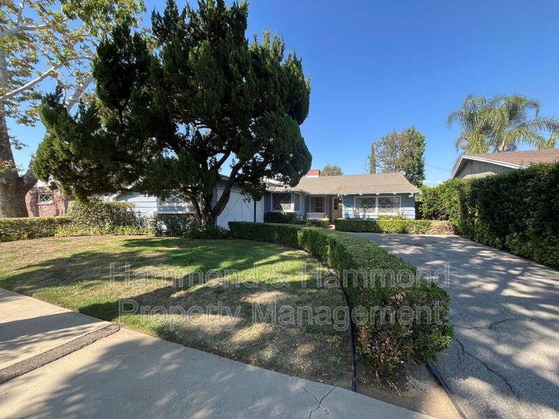 House for rent at 22607 Collins St, Woodland Hills, CA 91367