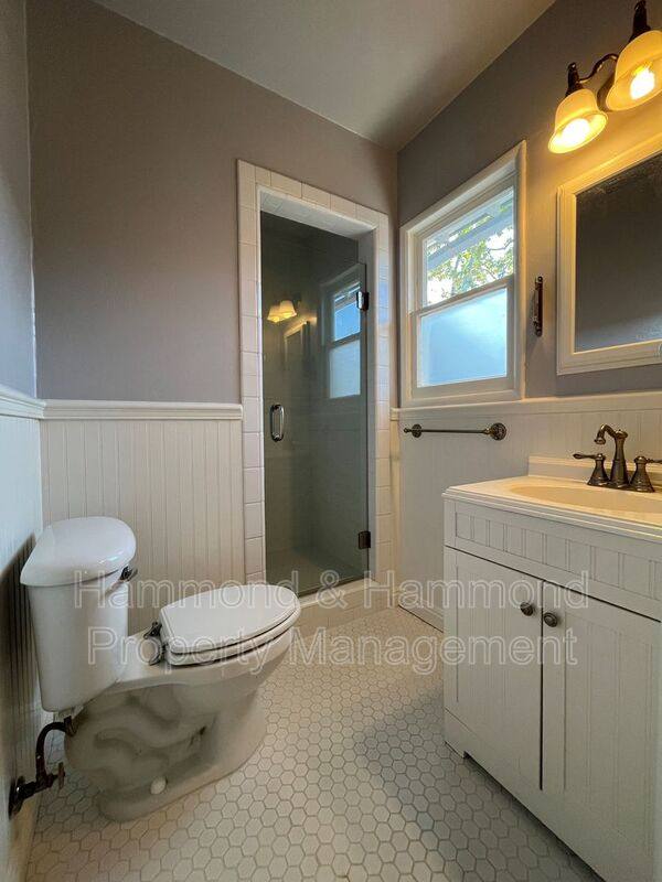 House for rent at 22607 Collins St, Woodland Hills, CA 91367