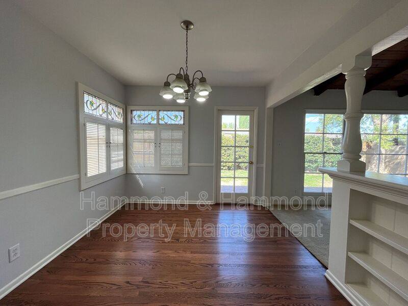 House for rent at 22607 Collins St, Woodland Hills, CA 91367