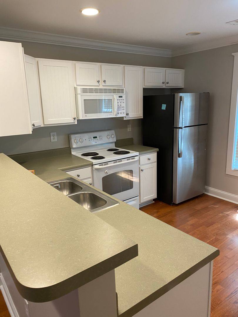 Apartment for rent at 1035 Barnett Shoals Rd, Athens, GA 30605
