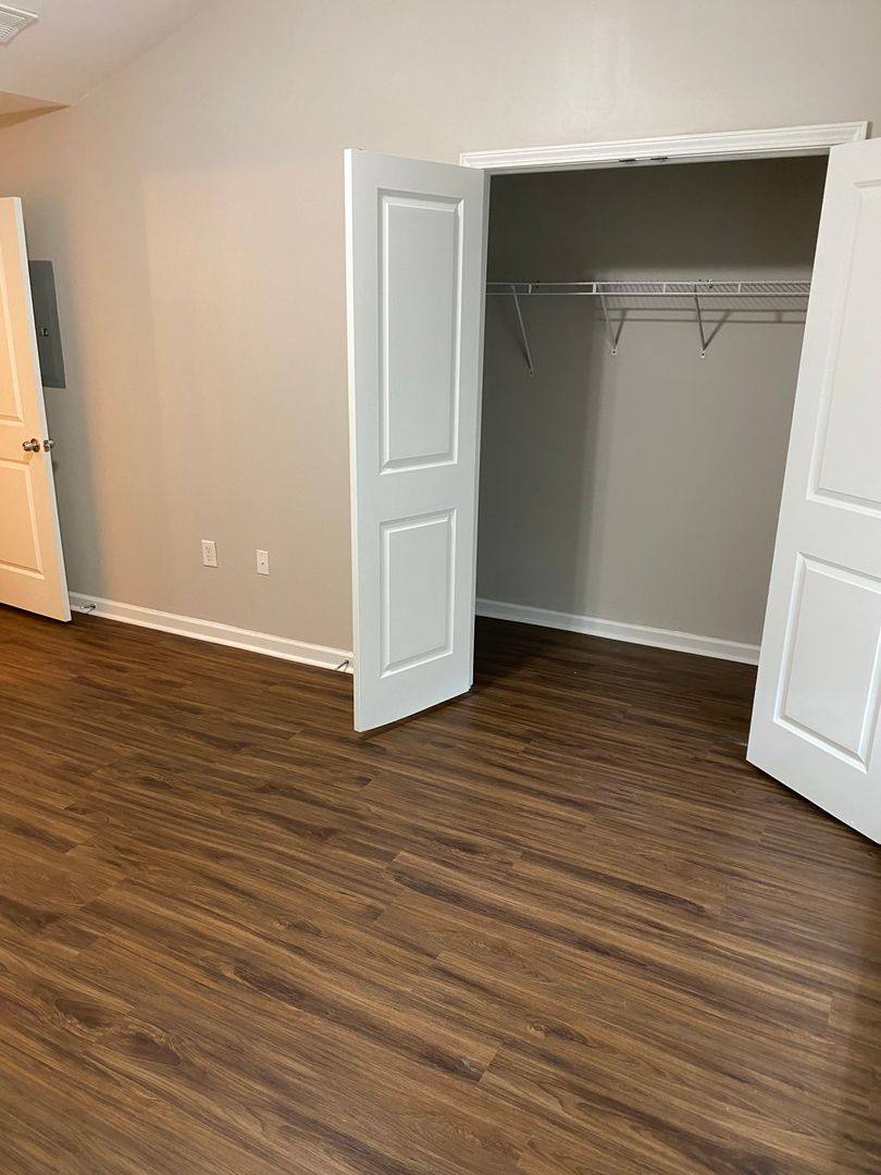 Apartment for rent at 1035 Barnett Shoals Rd, Athens, GA 30605