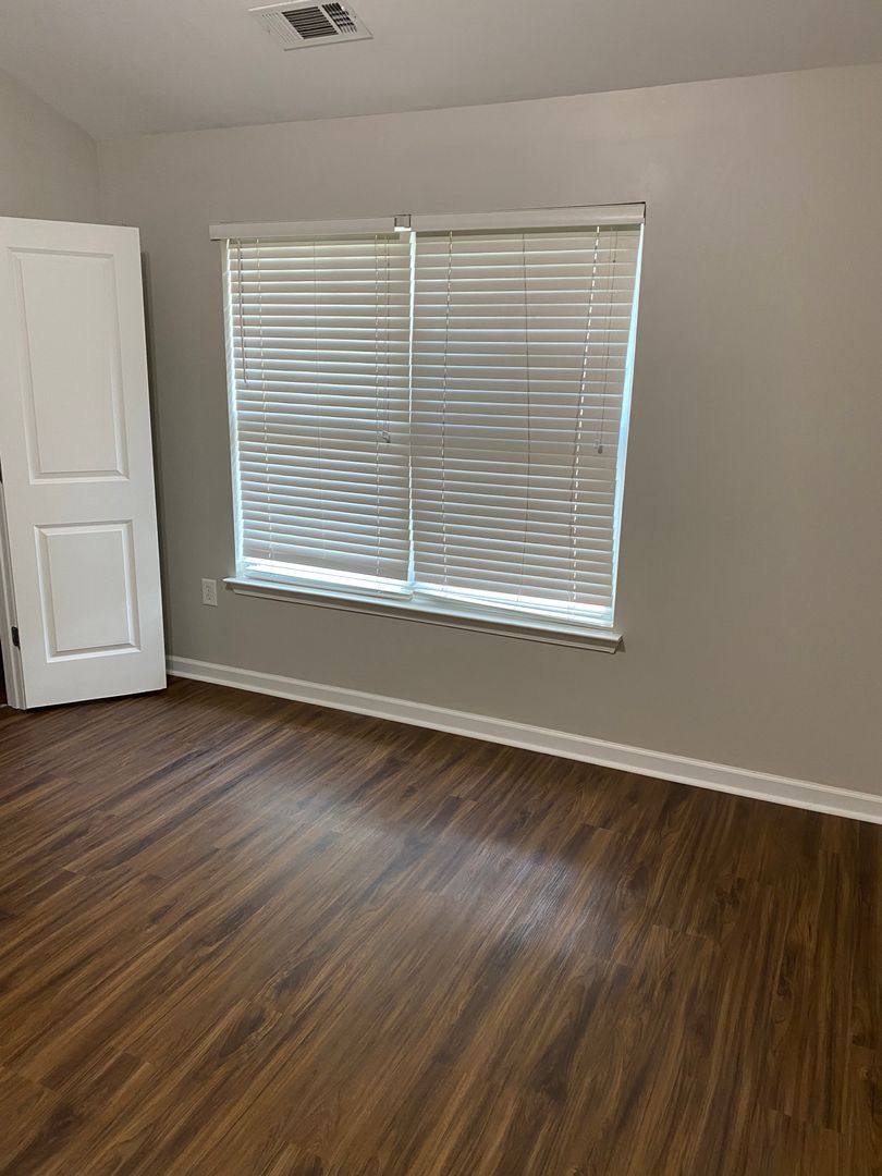 Apartment for rent at 1035 Barnett Shoals Rd, Athens, GA 30605