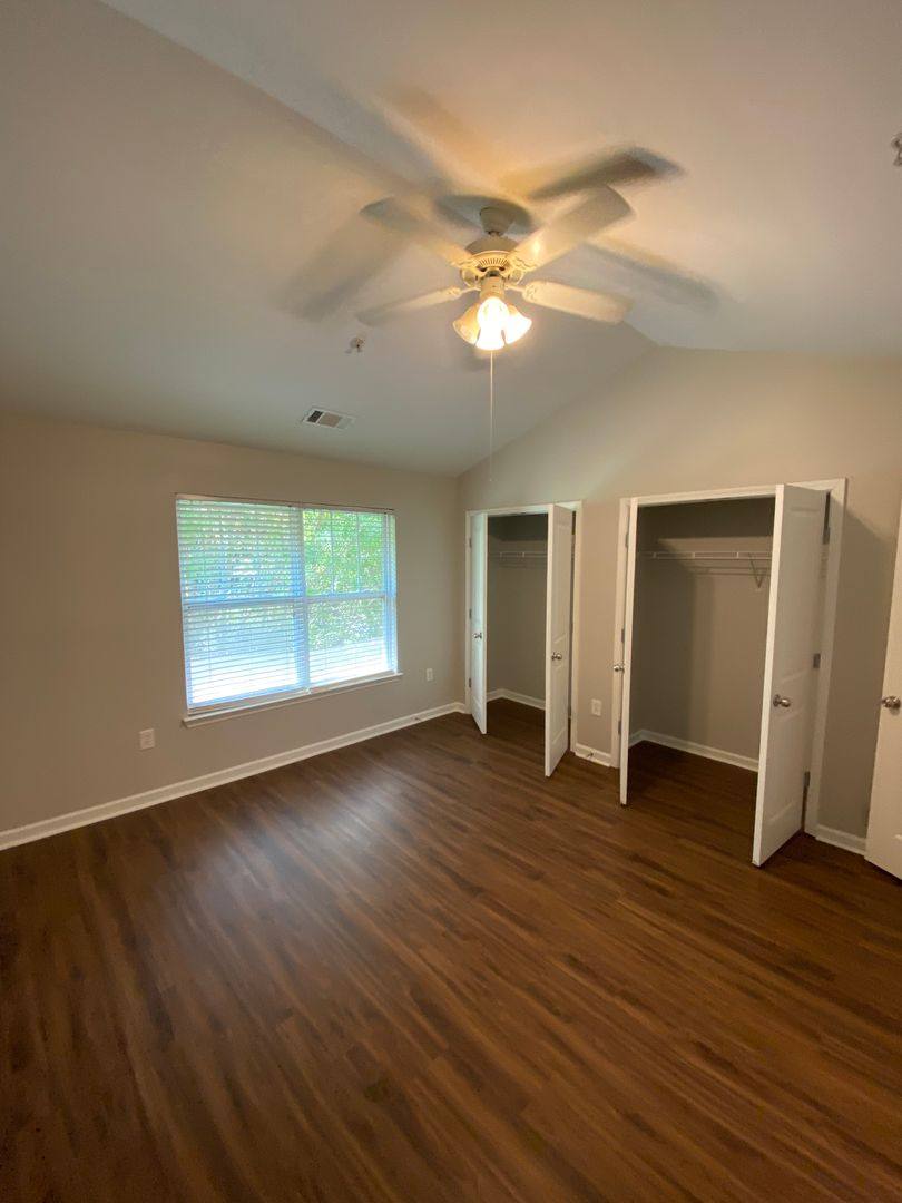 Apartment for rent at 1035 Barnett Shoals Rd, Athens, GA 30605