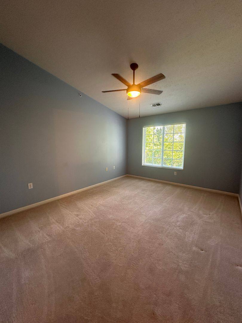 Apartment for rent at 6500 Matalin Place, Crestwood, KY 40014