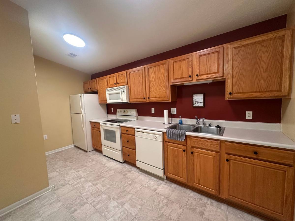 Apartment for rent at 6500 Matalin Place, Crestwood, KY 40014
