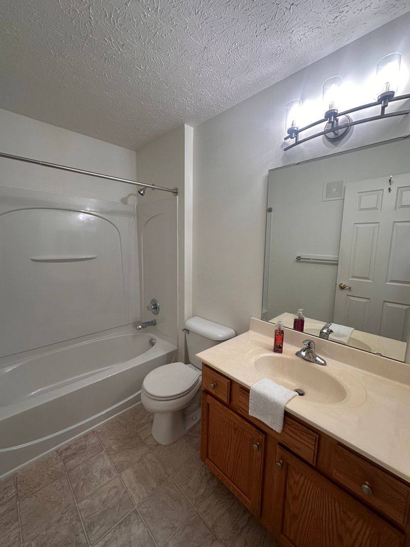 Apartment for rent at 6500 Matalin Place, Crestwood, KY 40014