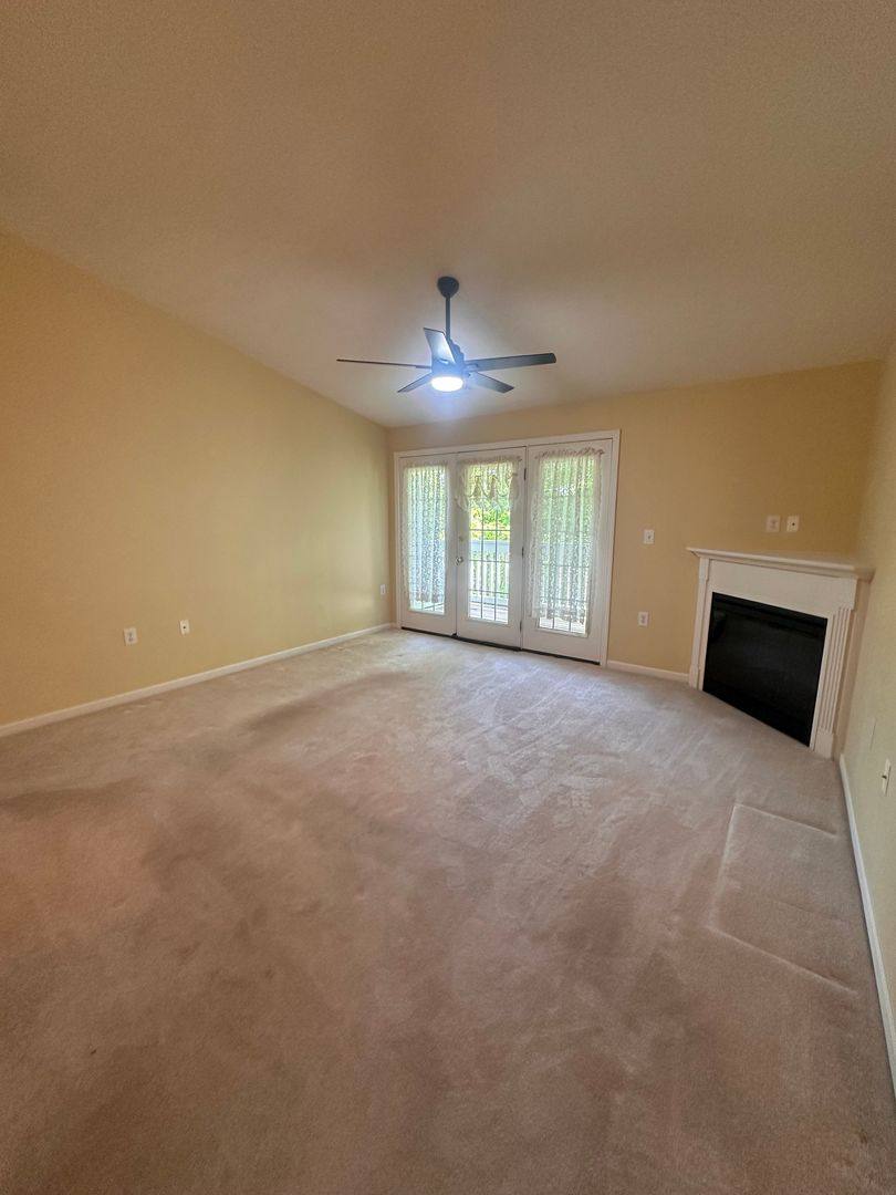 Apartment for rent at 6500 Matalin Place, Crestwood, KY 40014