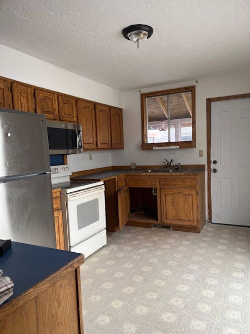 Apartment for rent at 1102 Hamilton St, Carlin, NV 89822