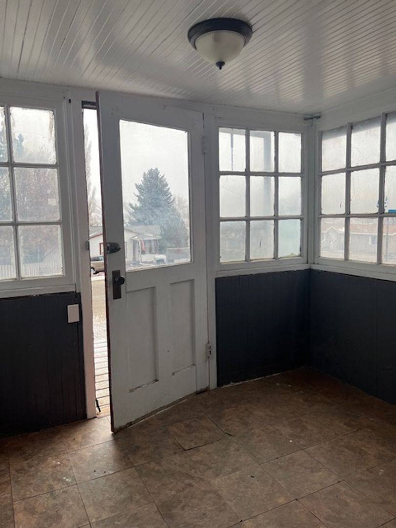 Apartment for rent at 1102 Hamilton St, Carlin, NV 89822