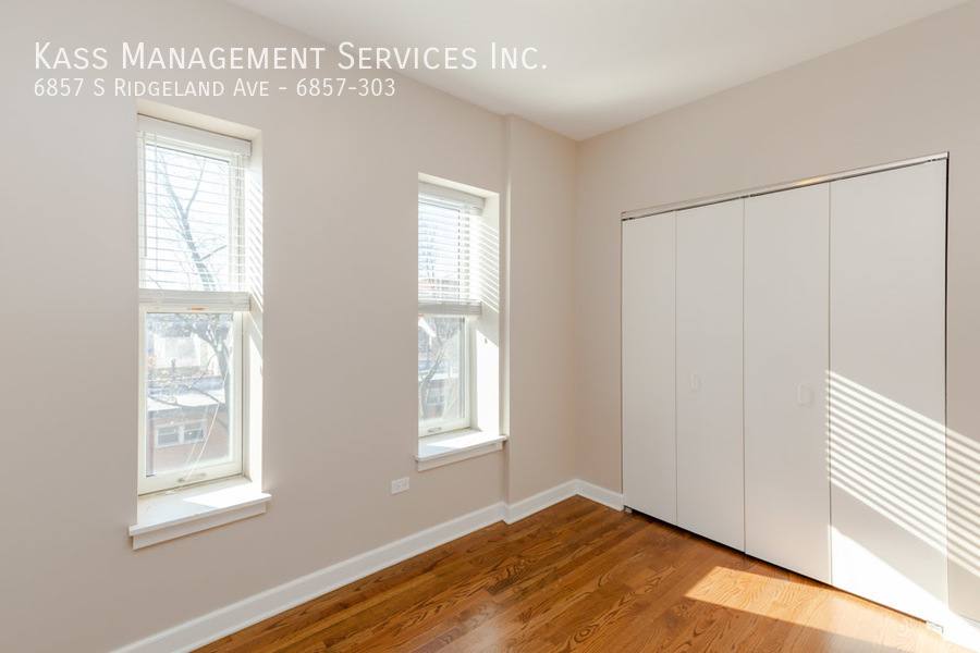 Apartment for rent at 6857 S Ridgeland Ave, Chicago, IL 60649