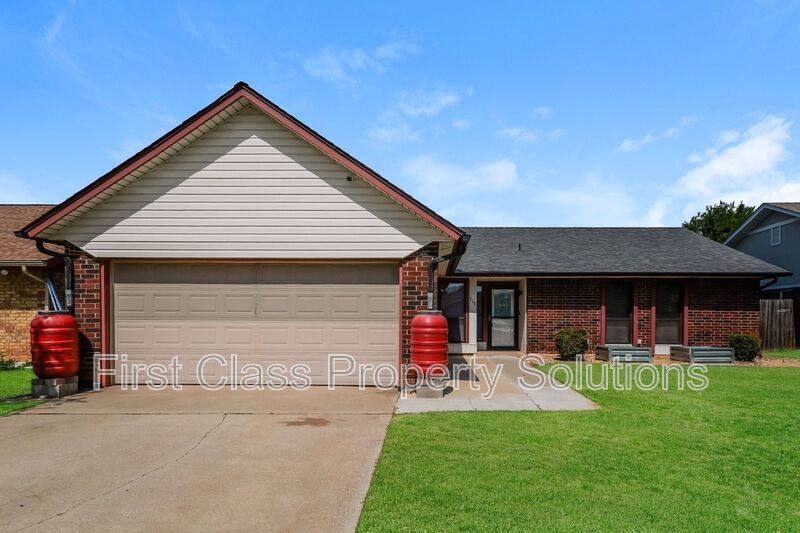 House for rent at 713 Sagebrush Rd, Yukon, OK 73099