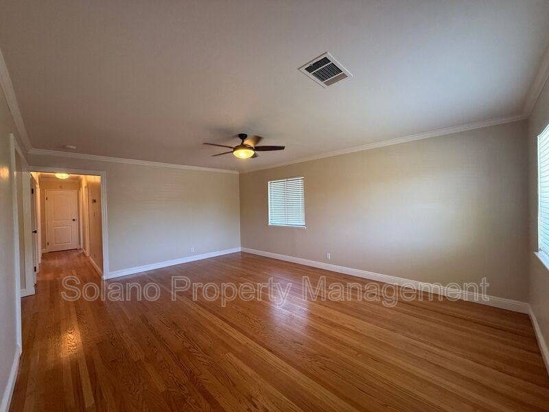 Apartment for rent at 309 Plum St, Vacaville, CA 95688