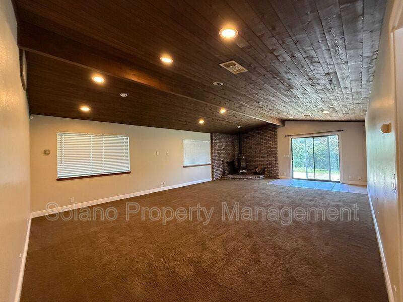 Apartment for rent at 309 Plum St, Vacaville, CA 95688