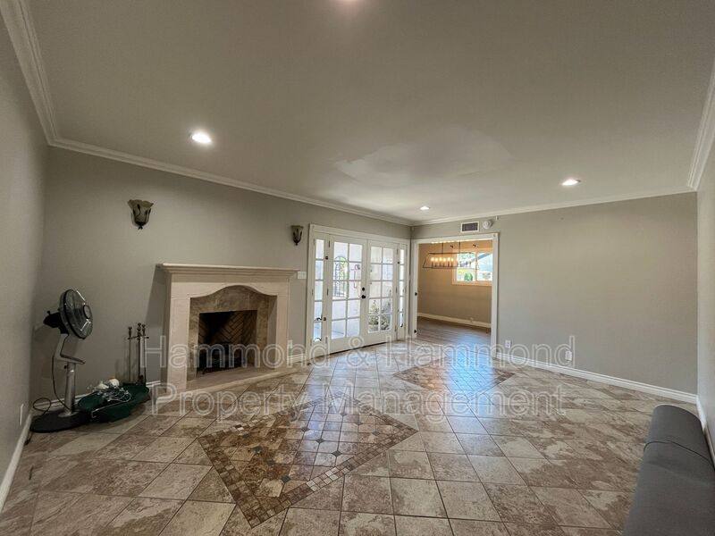 Apartment for rent at 15358 Leadwell St, Van Nuys, CA 91406