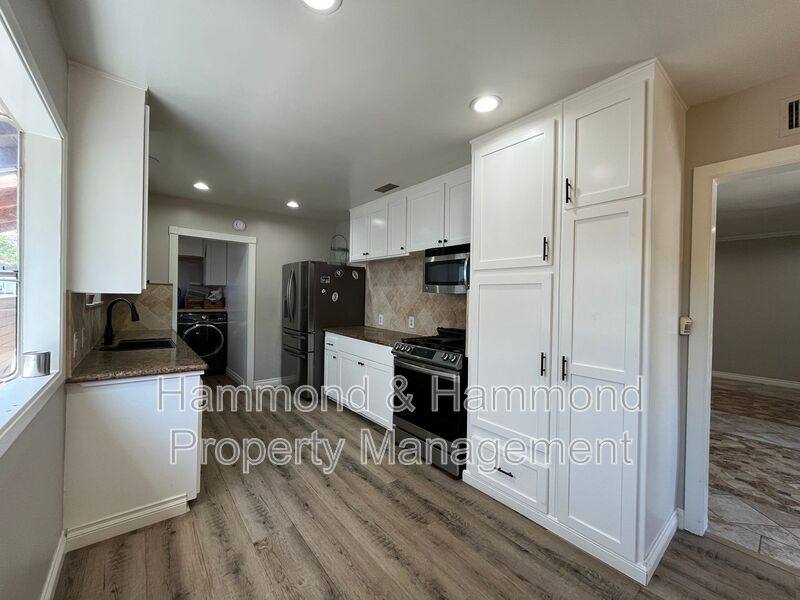 Apartment for rent at 15358 Leadwell St, Van Nuys, CA 91406