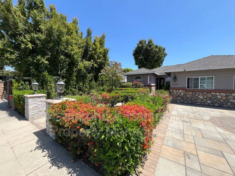 Apartment for rent at 15358 Leadwell St, Van Nuys, CA 91406