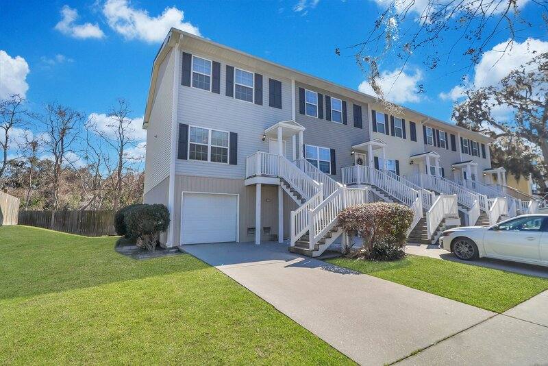 Townhouse for rent at 324 Laurel Oak Lane, Savannah, GA 31404
