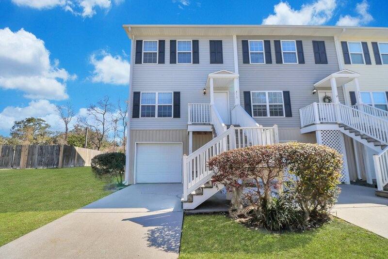 Townhouse for rent at 324 Laurel Oak Lane, Savannah, GA 31404